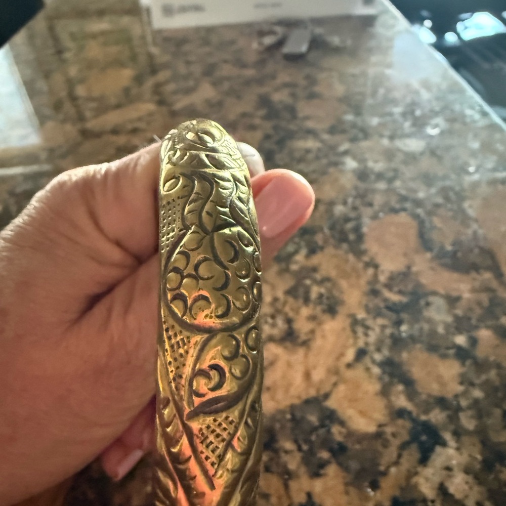 Antique-Style Gold Floral Engraved Bangle Bracelet Set - Women - Picture 4 of 4